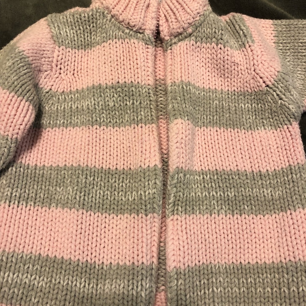 Girl’s sweater